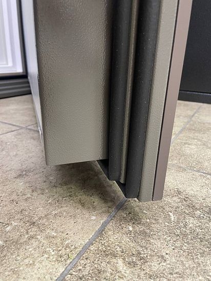 Входная дверь  