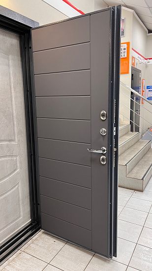 Входная дверь  