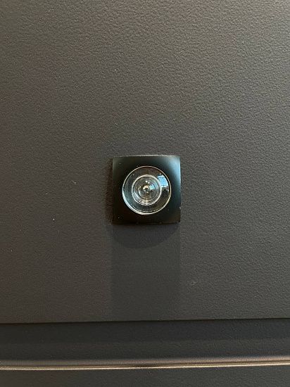 Входная дверь  